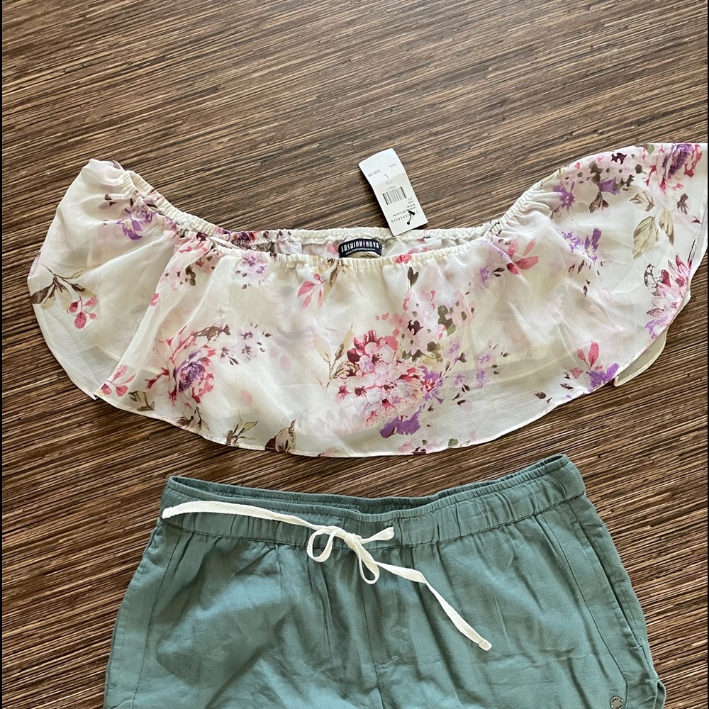 Flirty Floral Fashion Nova Crop Top Size L NWT